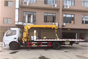 和田附近汽车轮胎更换